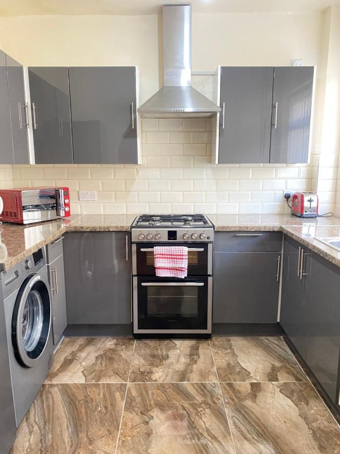 Entire 4 Bedroom House - Ev Point & Free Parking Liverpool Luaran gambar
