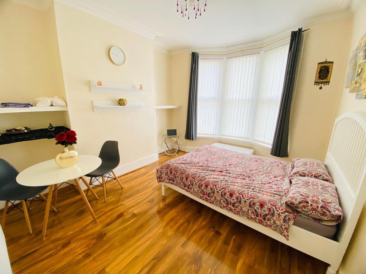 Entire 4 Bedroom House - Ev Point & Free Parking Liverpool Luaran gambar