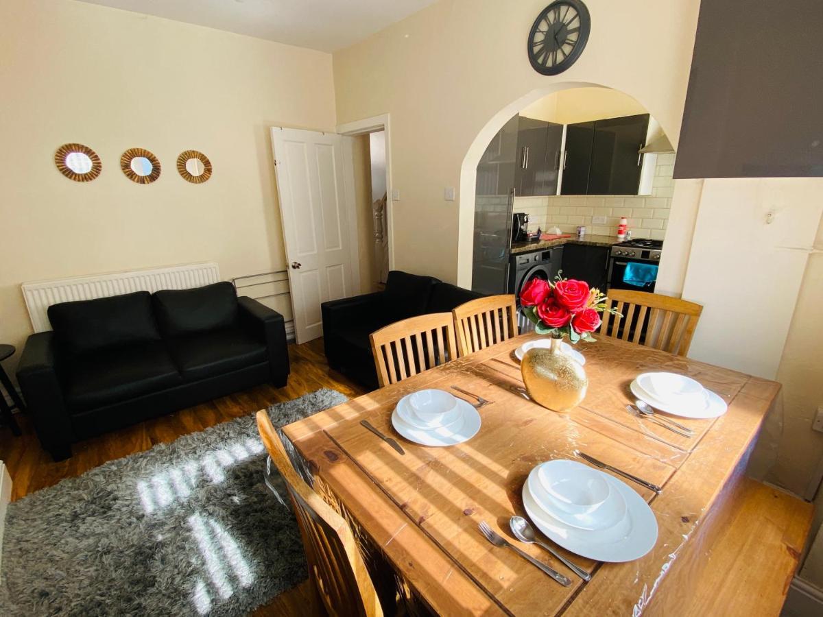 Entire 4 Bedroom House - Ev Point & Free Parking Liverpool Luaran gambar